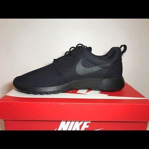 New Men’s Nike Roshe One Black 511881-026